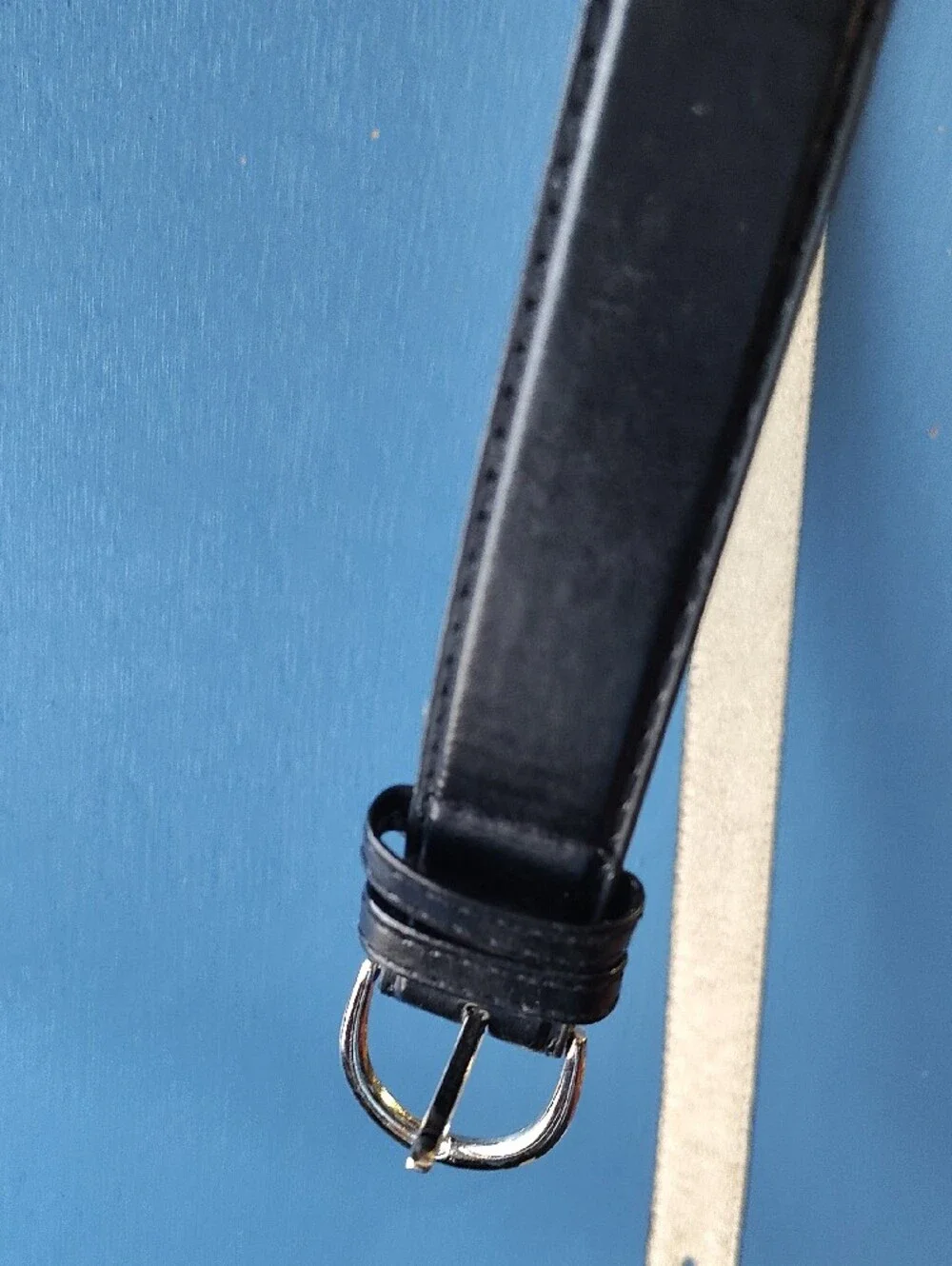 Black Leather Belt with Silver Horseshoe Buckle